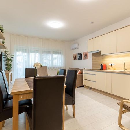 Leda Apartmanok By Bltn Siofok Exterior photo