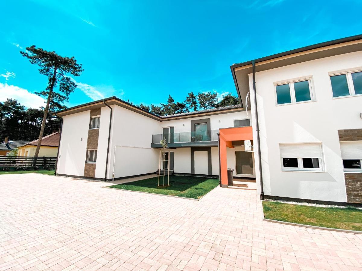 Leda Apartmanok By Bltn Siofok Exterior photo