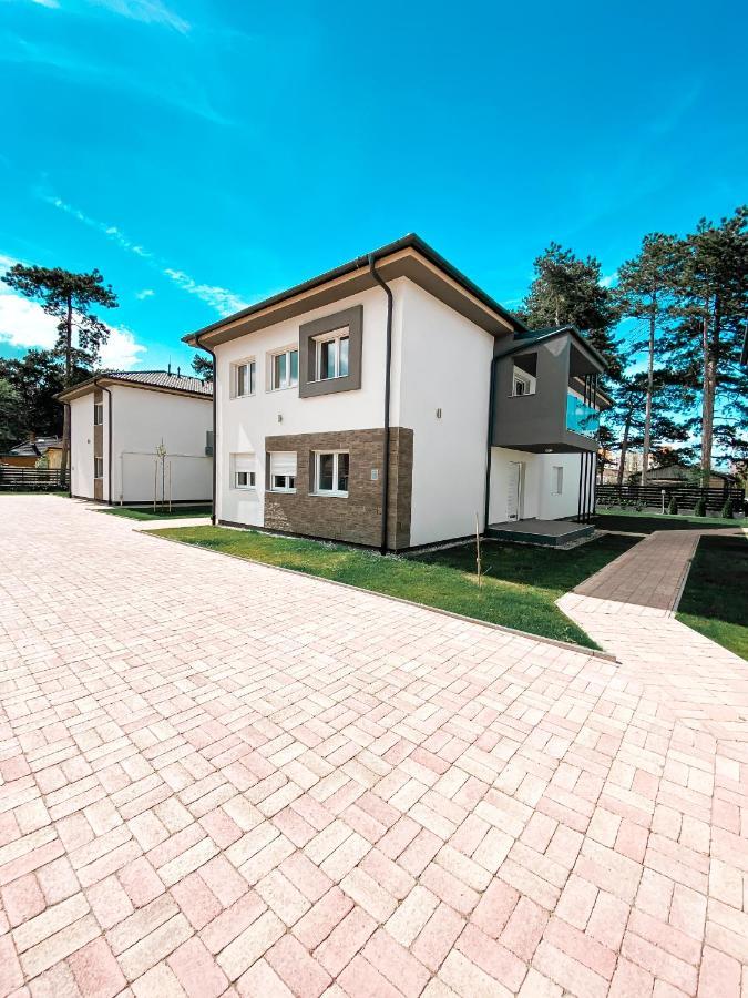 Leda Apartmanok By Bltn Siofok Exterior photo