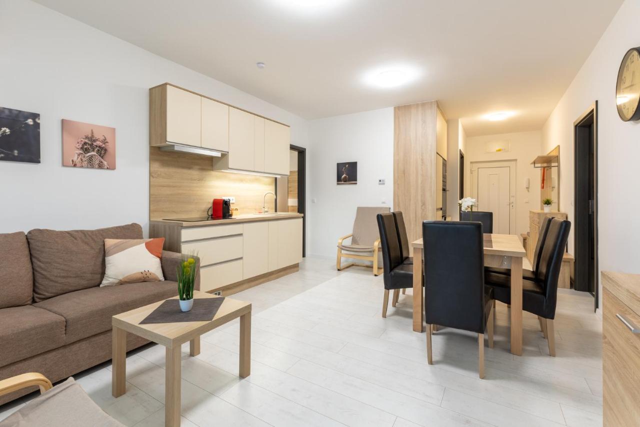 Leda Apartmanok By Bltn Siofok Exterior photo